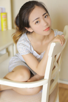舞蹈生打屁股